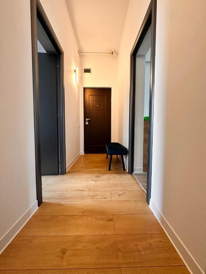 Lv Luxury Apart - One Minute Away From Train Station Predeal Eksteriør billede