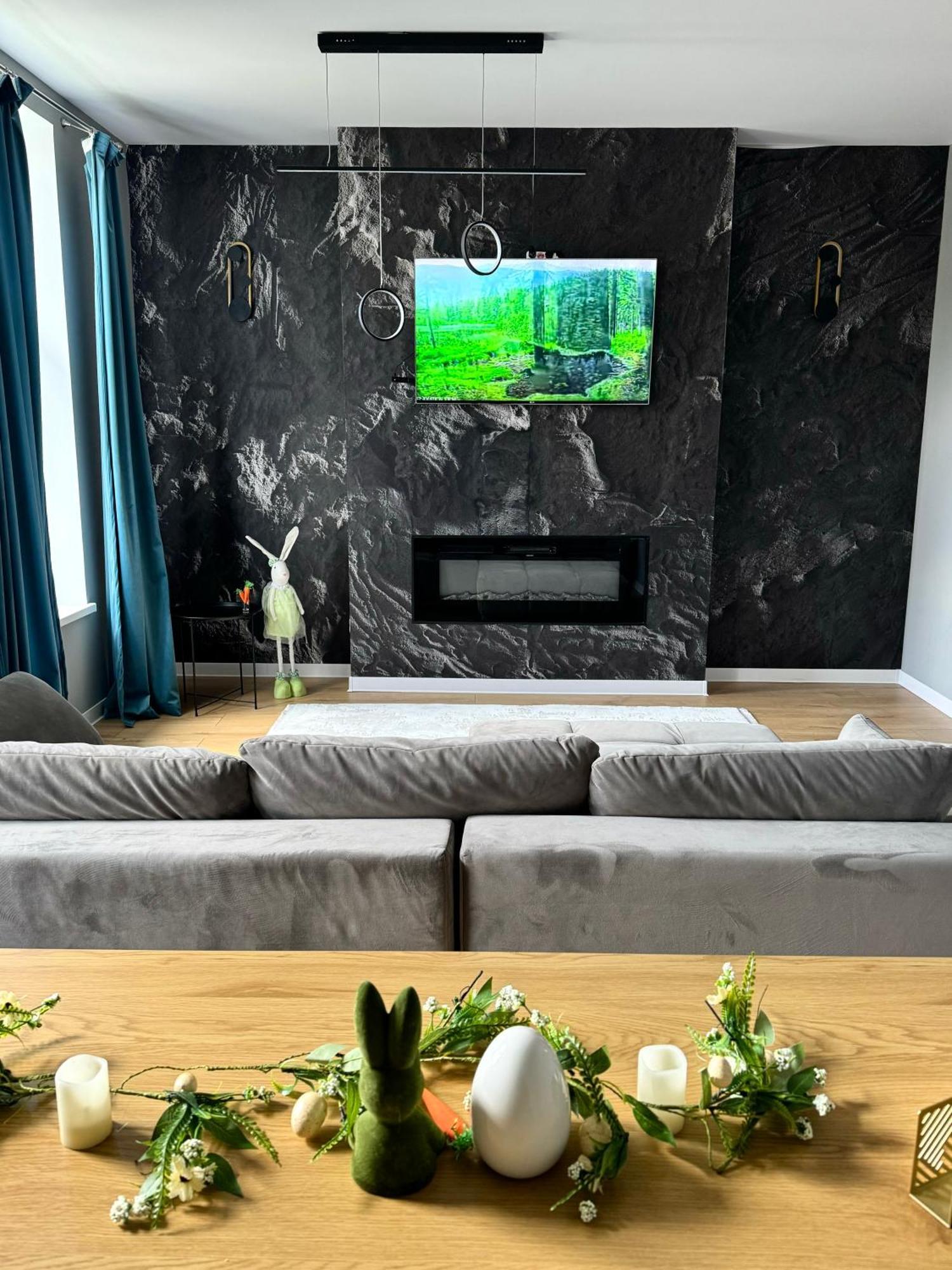 Lv Luxury Apart - One Minute Away From Train Station Predeal Eksteriør billede